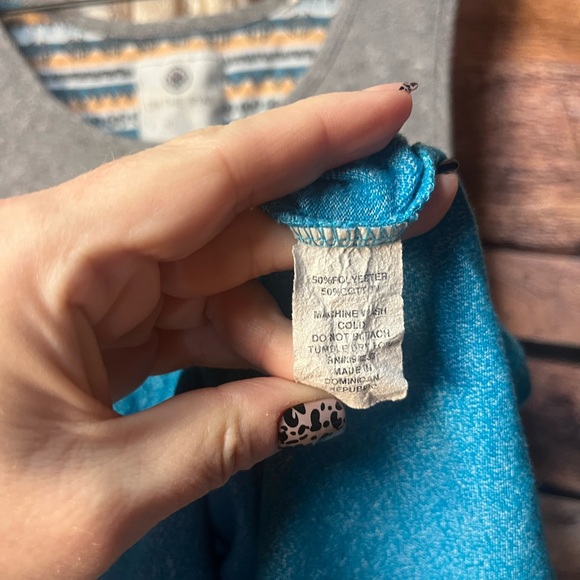 On the Byas Gray and Blue Tank Top (086) - Picture 7 of 9